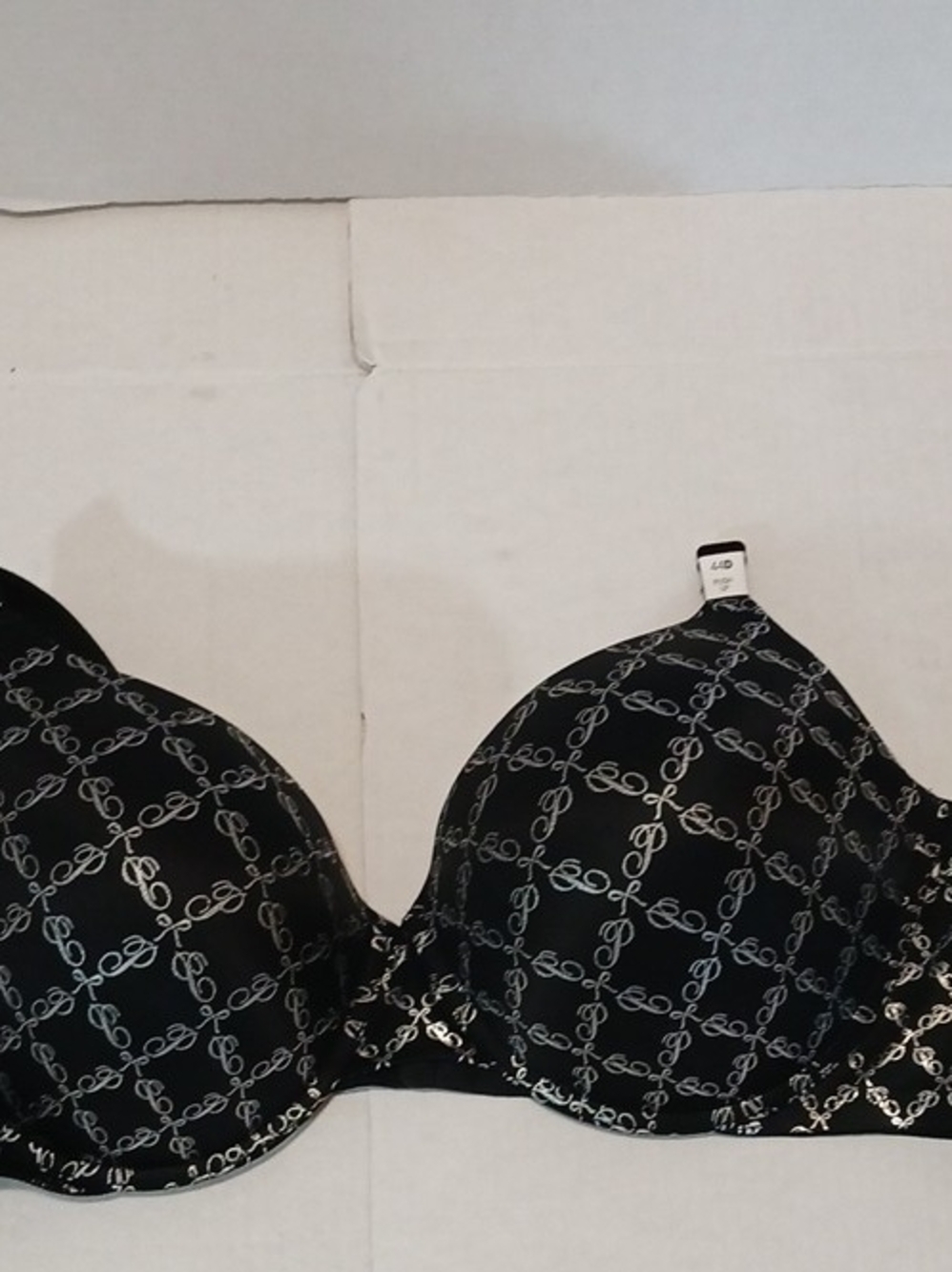 Pink Wear Everywhere Push-up Underwire Bra 44D Black/Silver Geometric Small Hole